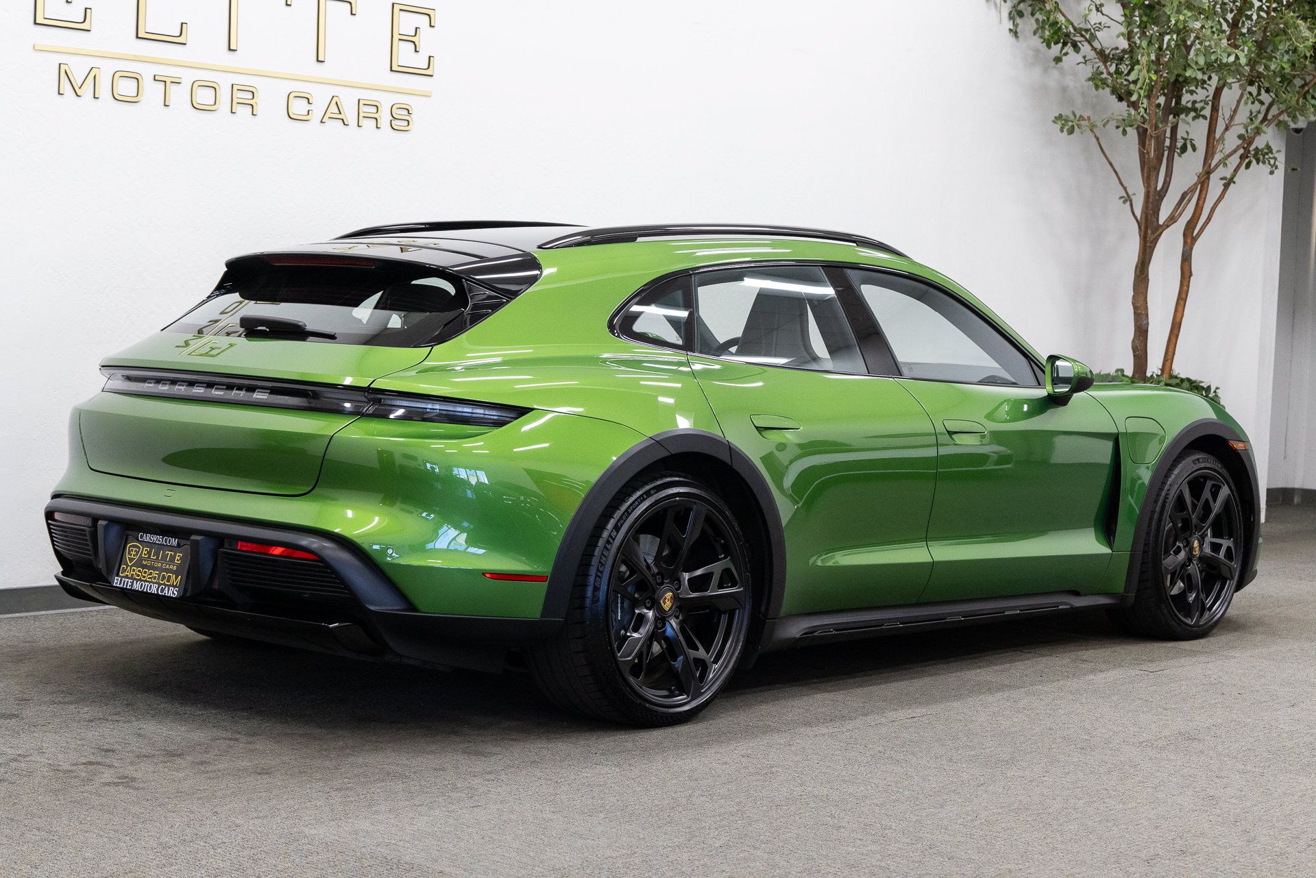 Used 2022 Porsche Taycan 4 Cross Turismo AWD/4WD image 11
