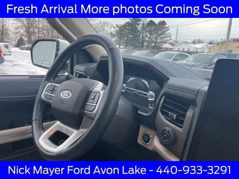 Used 2023 Ford Expedition Limited image 10