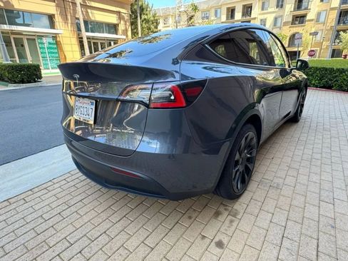 Used 2024 Tesla Model Y Performance AWD/4WD image 7