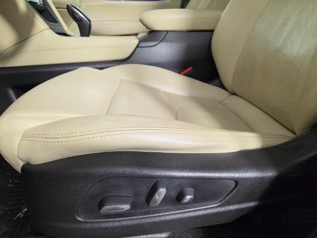Used 2018 Cadillac XT5 Luxury w/ Driver Awareness Package FWD image 31