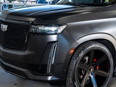 Used 2021 Cadillac Escalade Sport w/ Driver Assist Tech Package image 11