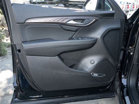 Used 2023 Buick Envision Avenir image 22