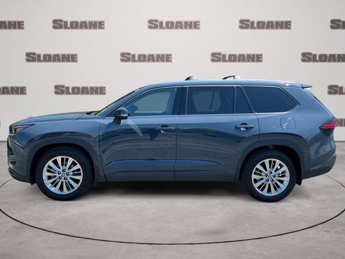 Used 2025 Toyota Grand Highlander AWD image 2