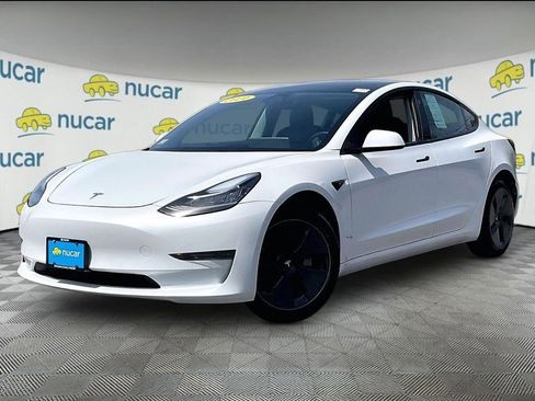 Used 2021 Tesla Model 3 Standard Range Plus RWD image 3