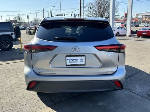 Used 2021 Toyota Highlander XLE image 6