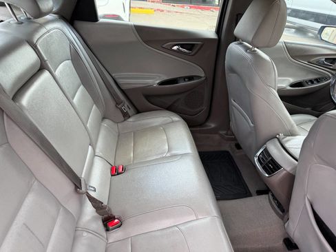 Used 2017 Chevrolet Malibu LT w/ Leather Package image 8