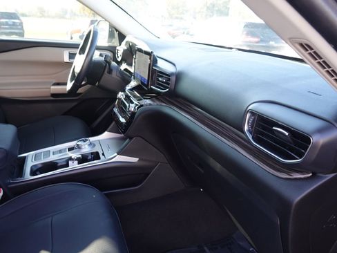 Used 2022 Ford Explorer Limited w/ Equipment Group 301A image 37