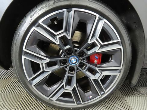 Certified 2024 BMW i5 eDrive40i w/ Executive Package image 32