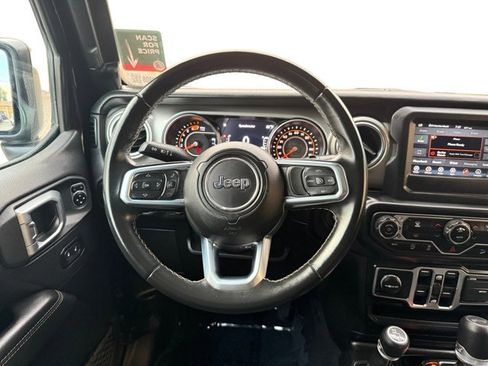 Used 2020 Jeep Wrangler Unlimited Sahara image 14