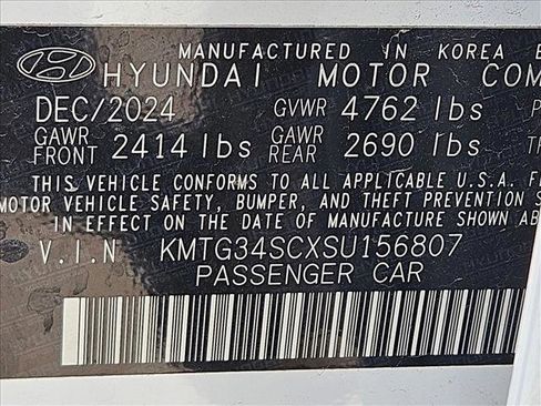 Used 2025 Genesis G70 2.5T RWD image 22