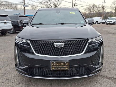 Used 2023 Cadillac XT6 Sport w/ Technology Package image 3