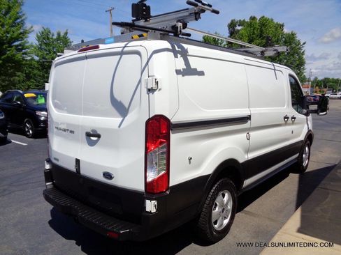 Used 2019 Ford Transit 250 130 Low Roof RWD image 3