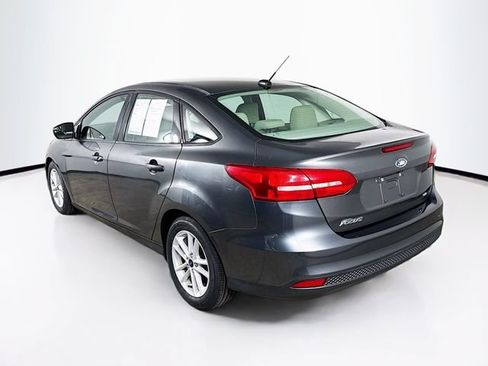 Used 2018 Ford Focus SE FWD image 27