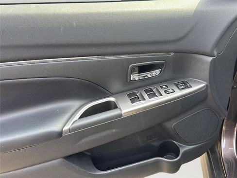 Used 2022 Mitsubishi Outlander Sport SE FWD image 10