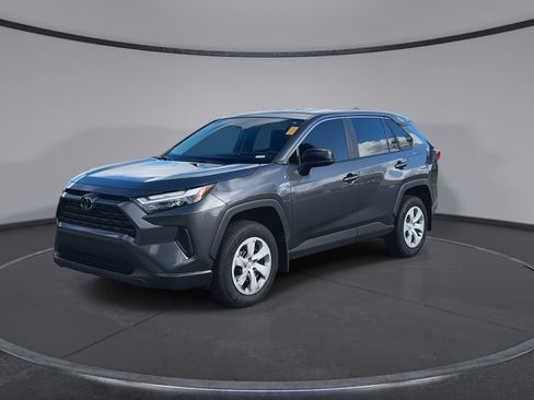Used 2024 Toyota RAV4 LE FWD image 4
