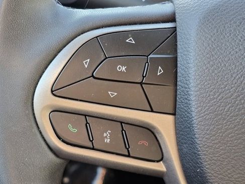 Used 2022 Jeep Cherokee Limited AWD/4WD image 15