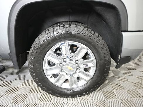 Used 2024 Chevrolet Silverado 2500 High Country w/ High Country Premium Package AWD/4WD image 12