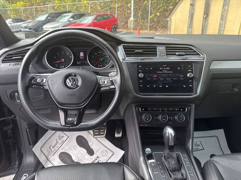 Used 2020 Volkswagen Tiguan SE R-Line image 21