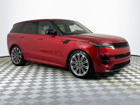 Used 2025 Land Rover Range Rover Sport Dynamic SE image 3