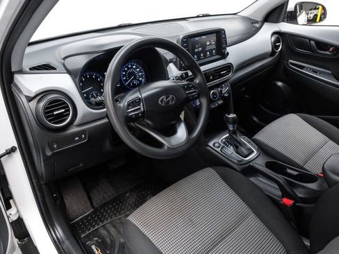Used 2021 Hyundai Kona SE image 3