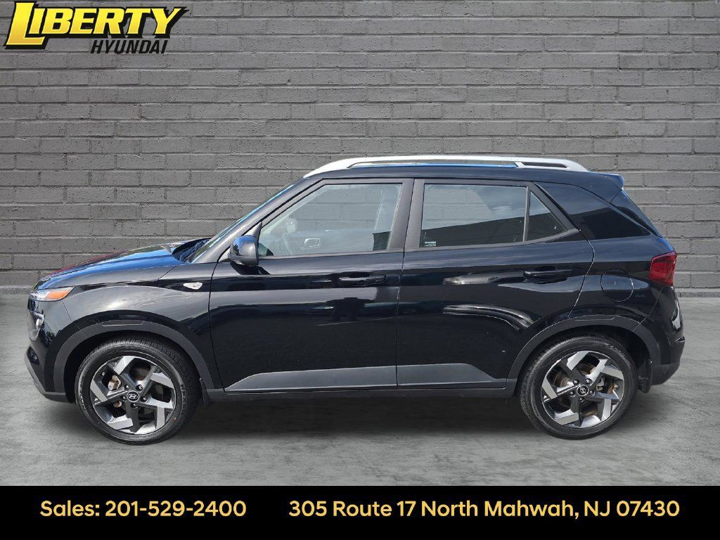 Certified 2023 Hyundai Venue SEL w/ Cargo Package FWD image 2