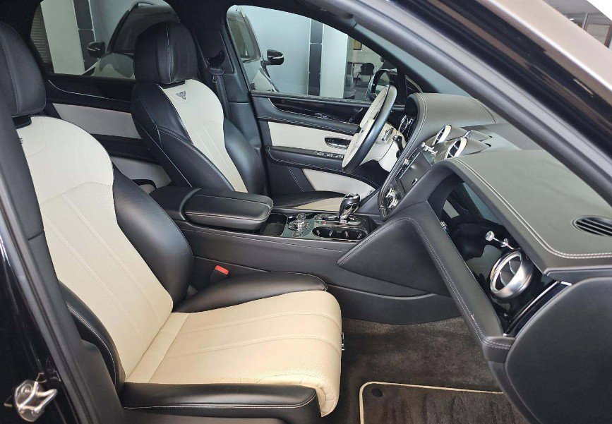Used 2019 Bentley Bentayga AWD/4WD image 5