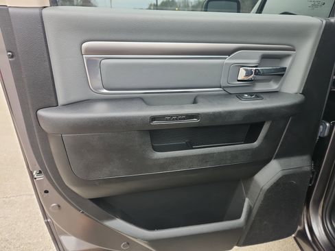 Used 2021 RAM 1500 Classic SLT image 22