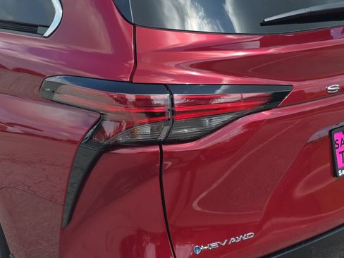 New 2026 Toyota Sienna Platinum AWD/4WD image 29