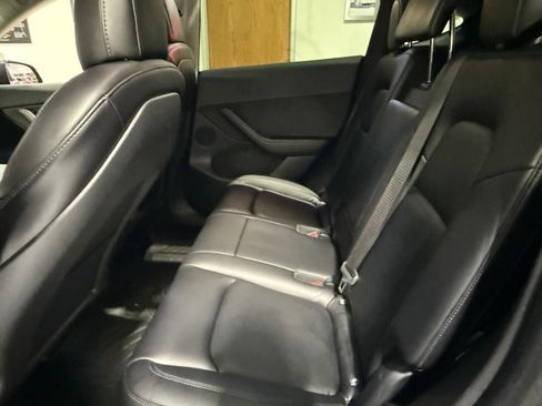 Used 2021 Tesla Model Y Performance image 17