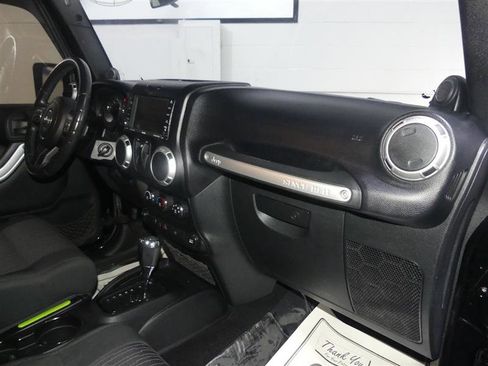 Used 2011 Jeep Wrangler Rubicon w/ Call of Duty Group image 21
