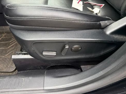 Used 2020 Ford Escape Titanium w/ Titanium Premium Package 2.0 AWD/4WD image 14