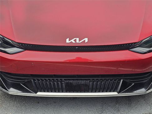 Used 2024 Kia EV6 Wind w/ Wind Technology Package AWD/4WD image 3