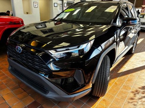 Used 2023 Toyota RAV4 XLE image 8