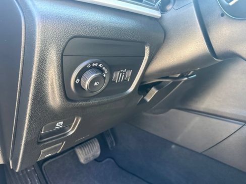 Used 2025 Jeep Grand Cherokee Limited AWD/4WD image 12