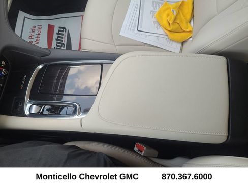 Used 2022 Buick Enclave Premium w/ Surround and Sites Package FWD image 24