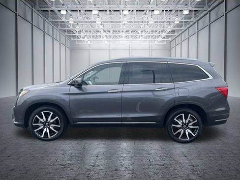 Used 2021 Honda Pilot Touring image 2