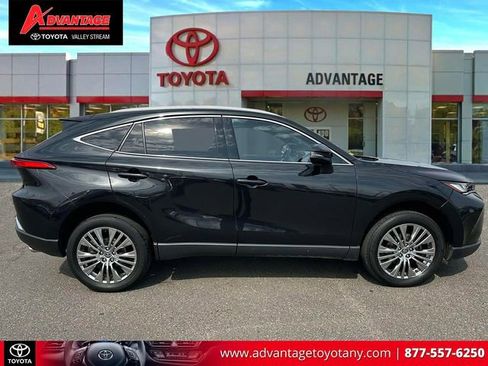 Certified 2023 Toyota Venza XLE AWD/4WD image 5