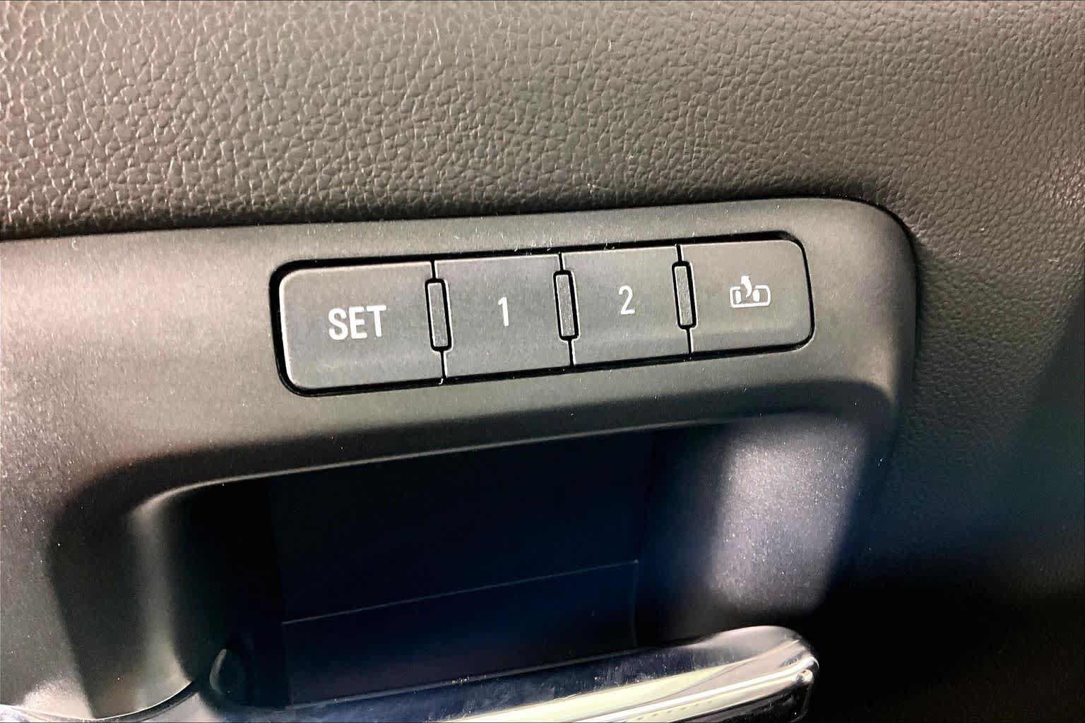 Used 2014 GMC Sierra 1500 Denali RWD image 32