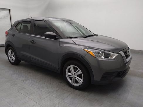 Used 2020 Nissan Kicks S image 11