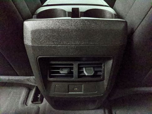 Used 2024 Chevrolet Colorado LT w/ LT Convenience Package image 19