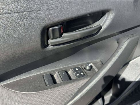 Used 2025 Toyota Corolla LE FWD image 19