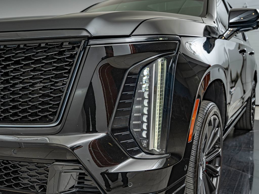 Used 2025 Cadillac Escalade V AWD/4WD image 14