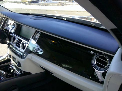 Used 2014 Rolls-Royce Wraith image 68