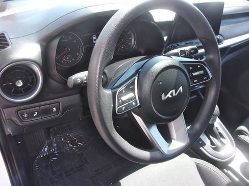 Used 2024 Kia Forte LXS w/ LXS Technology Package FWD image 19