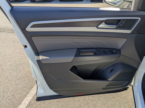 Used 2023 Volkswagen Atlas SE image 15