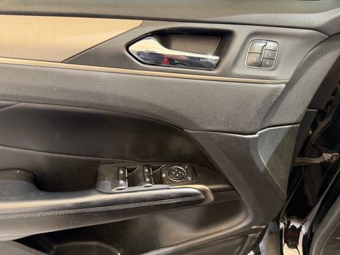 Used 2017 Lincoln MKC Premiere FWD image 13