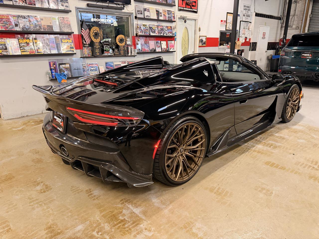 Used 2023 Maserati MC20 Spyder RWD image 5