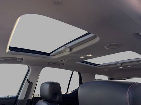 Used 2018 Chevrolet Traverse LT image 10