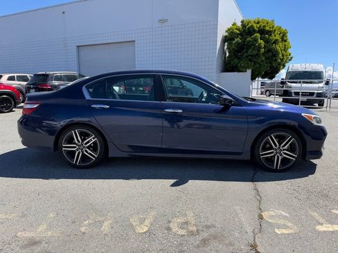 Used 2017 Honda Accord Sport image 3
