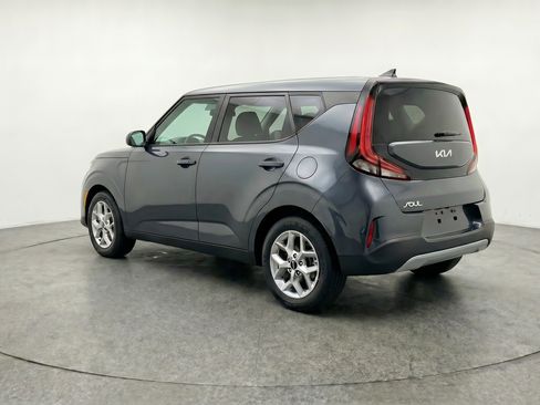 Used 2025 Kia Soul LX w/ LX Technology Package FWD image 6